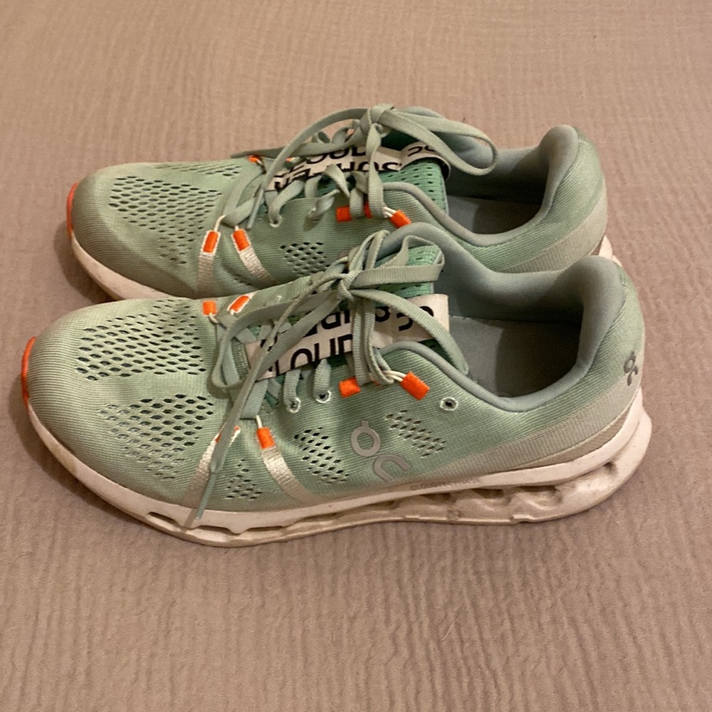 On Running Mint Green and Orange Athletic Shoes. Size 9 - Picture 5 of 9